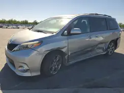 5TDXZ3DC1HS853090 2017 TOYOTA SIENNA