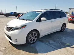 5TDXZ3DC1HS860587 2017 TOYOTA SIENNA