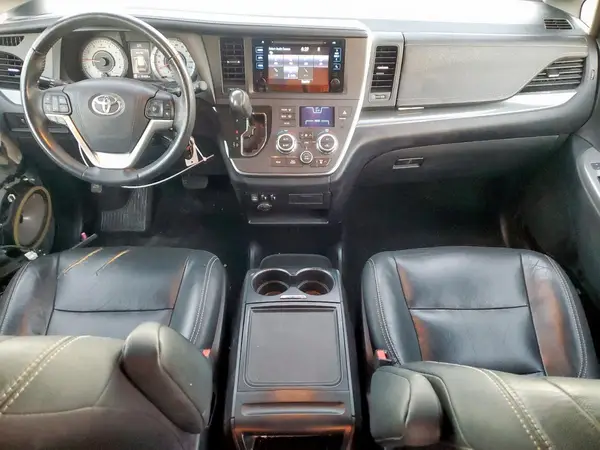 5TDXZ3DC1HS865062 2017 TOYOTA SIENNA - Image 8