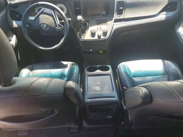 5TDXZ3DC1HS870357 2017 TOYOTA SIENNA - Image 8