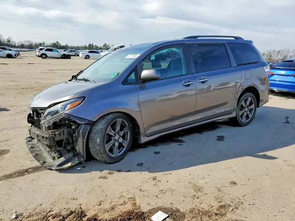 5TDXZ3DC1HS891953 2017 TOYOTA SIENNA - Image 1