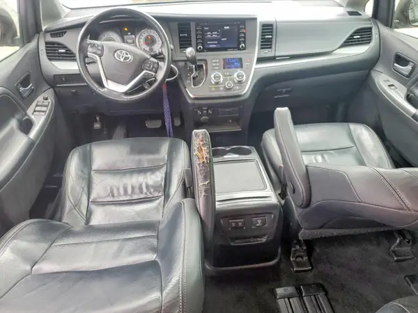 5TDXZ3DC1JS904819 2018 TOYOTA SIENNA - Image 8