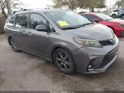 5TDXZ3DC1JS911057 2018 TOYOTA SIENNA