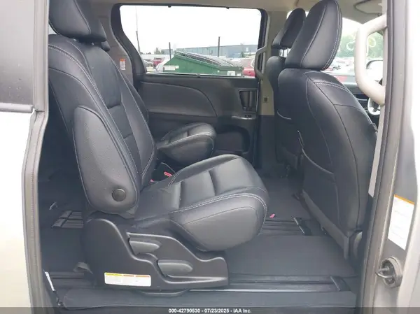 5TDXZ3DC1JS919062 2018 TOYOTA SIENNA - Image 8