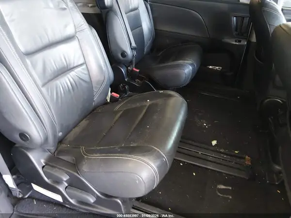 5TDXZ3DC1JS920602 2018 TOYOTA SIENNA - Image 8