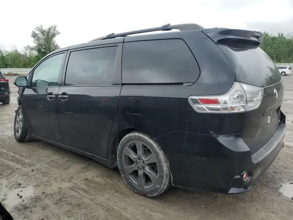 5TDXZ3DC1JS934855 2018 TOYOTA SIENNA - Image 2