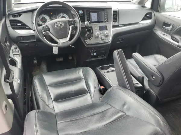 5TDXZ3DC1JS934855 2018 TOYOTA SIENNA - Image 8