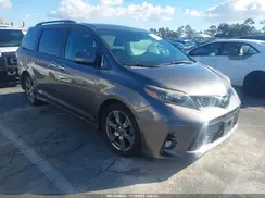 5TDXZ3DC1JS942275 2018 TOYOTA SIENNA