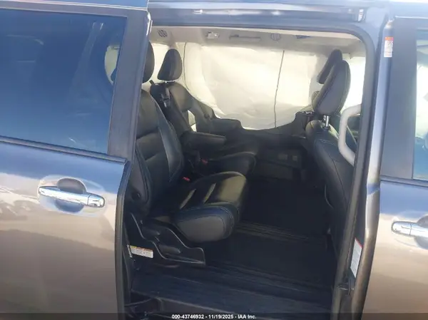 5TDXZ3DC1JS942275 2018 TOYOTA SIENNA - Image 8