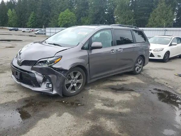 5TDXZ3DC1JS942731 2018 TOYOTA SIENNA - Image 1
