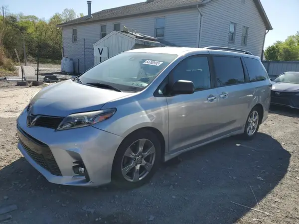 5TDXZ3DC1JS951963 2018 TOYOTA SIENNA - Image 1