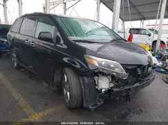 5TDXZ3DC1JS953289 2018 TOYOTA SIENNA
