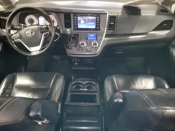 5TDXZ3DC1JS959660 2018 TOYOTA SIENNA - Image 8