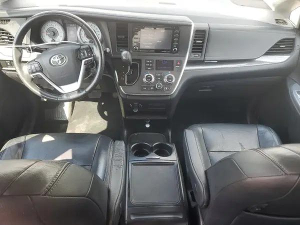 5TDXZ3DC1JS961229 2018 TOYOTA SIENNA - Image 8