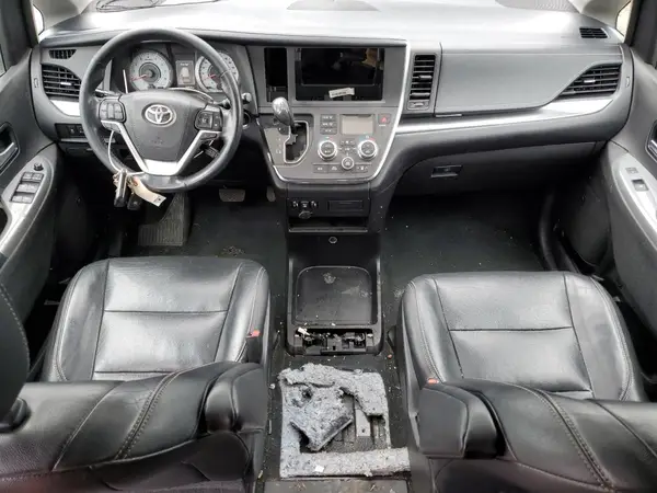 5TDXZ3DC1KS014970 2019 TOYOTA SIENNA - Image 8