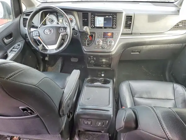 5TDXZ3DC1KS974726 2019 TOYOTA SIENNA - Image 8