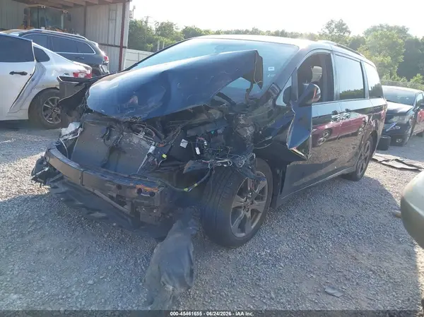 5TDXZ3DC1LS027249 2020 TOYOTA SIENNA - Image 2