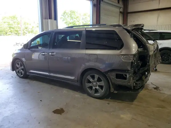 5TDXZ3DC1LS081795 2020 TOYOTA SIENNA - Image 2