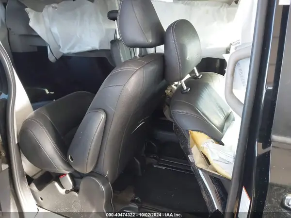 5TDXZ3DC2HS784152 2017 TOYOTA SIENNA - Image 8