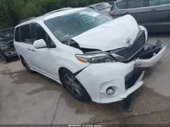 5TDXZ3DC2HS802066 2017 TOYOTA SIENNA