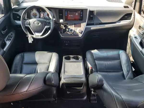 5TDXZ3DC2HS821149 2017 TOYOTA SIENNA - Image 8