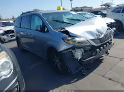 5TDXZ3DC2HS839926 2017 TOYOTA SIENNA