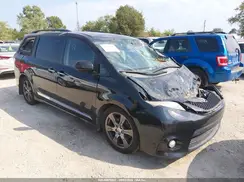 5TDXZ3DC2HS845340 2017 TOYOTA SIENNA