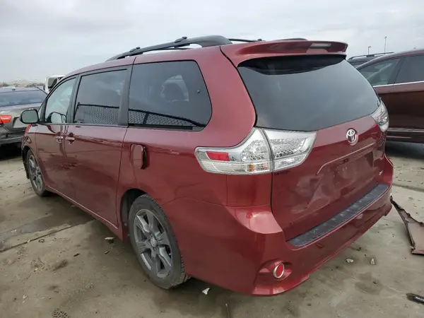 5TDXZ3DC2HS862932 2017 TOYOTA SIENNA - Image 2