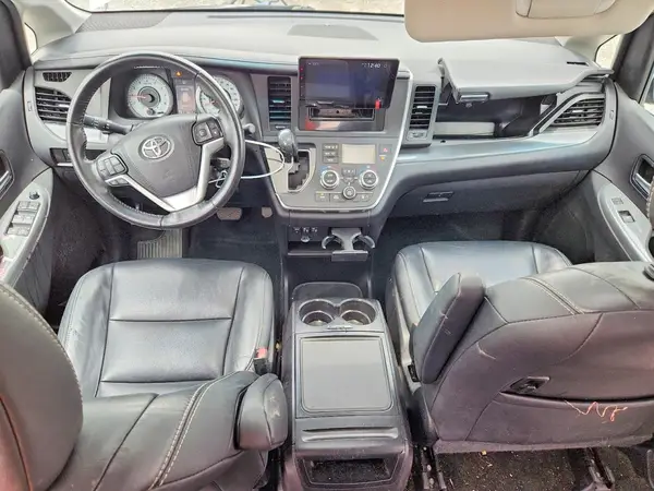 5TDXZ3DC2HS873249 2017 TOYOTA SIENNA - Image 8