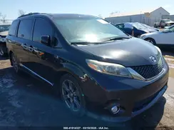 5TDXZ3DC2HS891864 2017 TOYOTA SIENNA