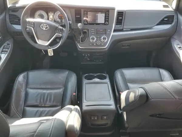 5TDXZ3DC2JS903050 2018 TOYOTA SIENNA - Image 8