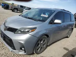 5TDXZ3DC2JS919264 2018 TOYOTA SIENNA