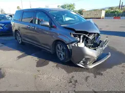 5TDXZ3DC2JS932029 2018 TOYOTA SIENNA