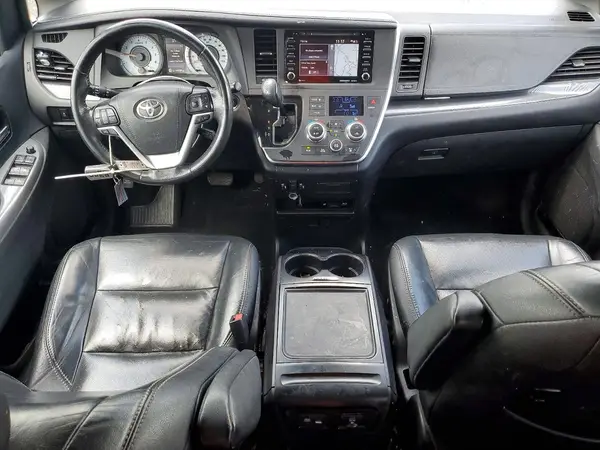 5TDXZ3DC2JS932290 2018 TOYOTA SIENNA - Image 8