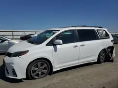 5TDXZ3DC2KS979031 2019 TOYOTA SIENNA