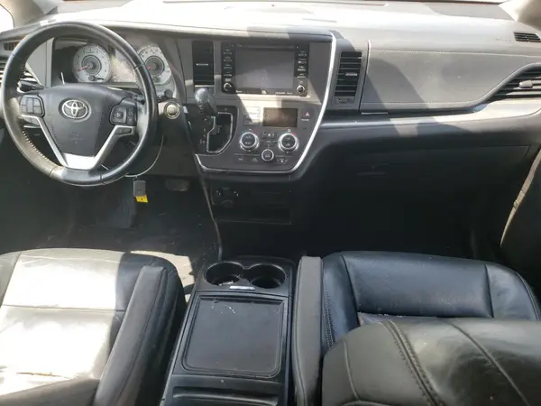 5TDXZ3DC2KS983662 2019 TOYOTA SIENNA - Image 8