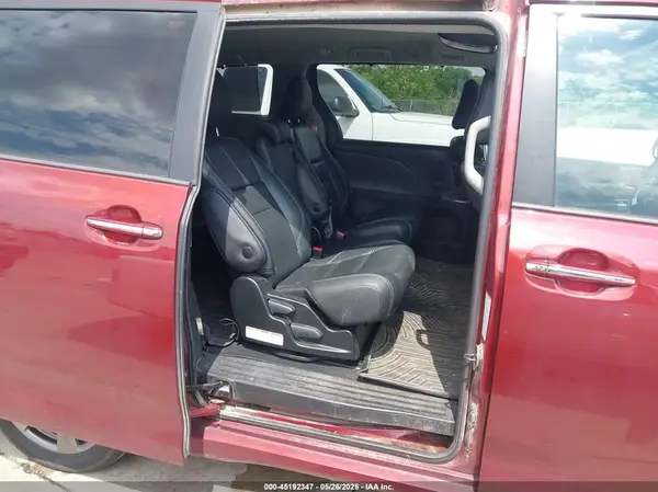 5TDXZ3DC2KS985198 2019 TOYOTA SIENNA - Image 8