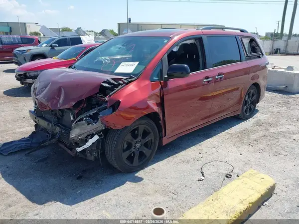 5TDXZ3DC2LS027115 2020 TOYOTA SIENNA - Image 2