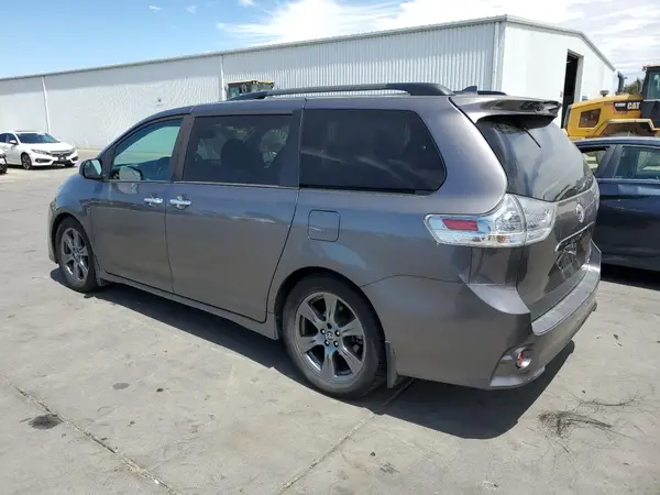 5TDXZ3DC2LS036204 2020 TOYOTA SIENNA - Image 2