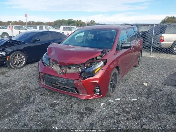 5TDXZ3DC2LS049597 2020 TOYOTA SIENNA - Image 2
