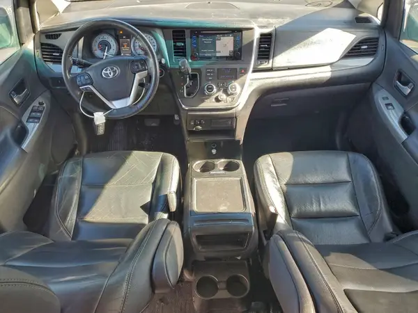 5TDXZ3DC3HS780319 2017 TOYOTA SIENNA - Image 8