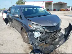 5TDXZ3DC3HS797587 2017 TOYOTA SIENNA