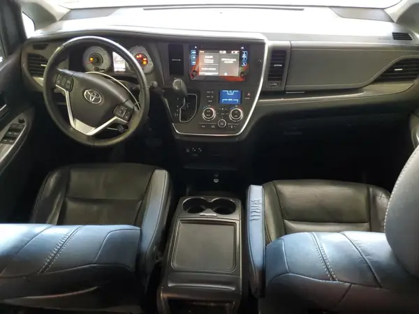 5TDXZ3DC3HS799372 2017 TOYOTA SIENNA - Image 8