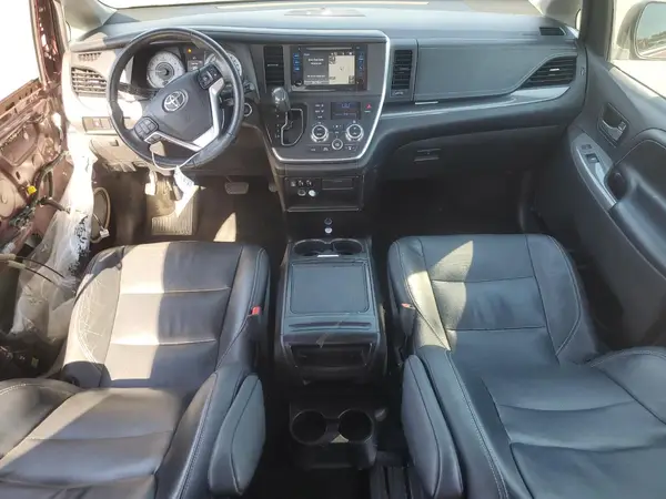 5TDXZ3DC3HS803856 2017 TOYOTA SIENNA - Image 8