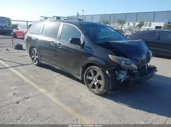 5TDXZ3DC3HS857822 2017 TOYOTA SIENNA