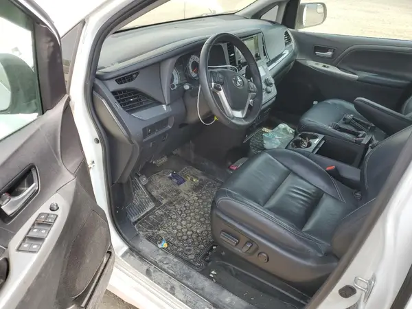 5TDXZ3DC3HS860218 2017 TOYOTA SIENNA - Image 8