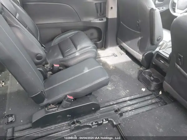 5TDXZ3DC3HS864009 2017 TOYOTA SIENNA - Image 8