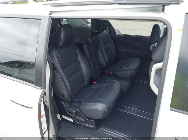 5TDXZ3DC3JS901663 2018 TOYOTA SIENNA - Image 8