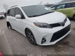 5TDXZ3DC3JS910458 2018 TOYOTA SIENNA
