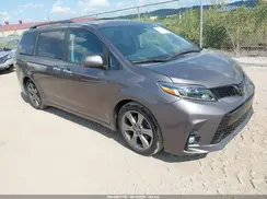 5TDXZ3DC3JS914963 2018 TOYOTA SIENNA